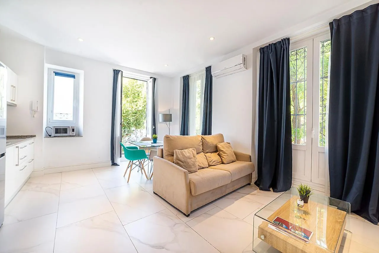 Alohamundi Adriano Apartment Seville