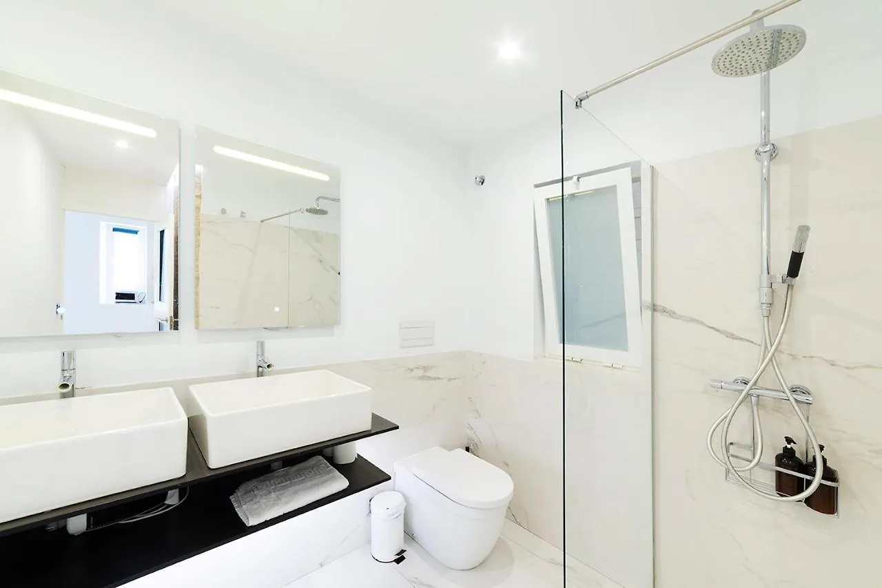 Alohamundi Adriano Apartment Seville