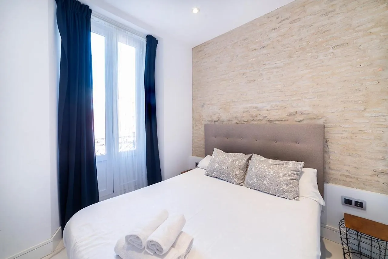 Alohamundi Adriano Apartment Seville Spain
